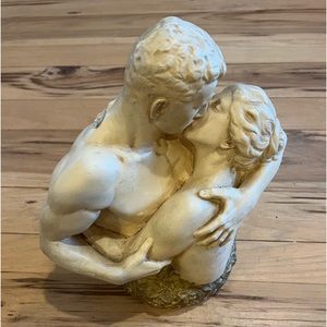 Vintage 60's SILVESTRI BROS CHALKWARE Statue " MAN & WOMAN " Kissing - 11.5”